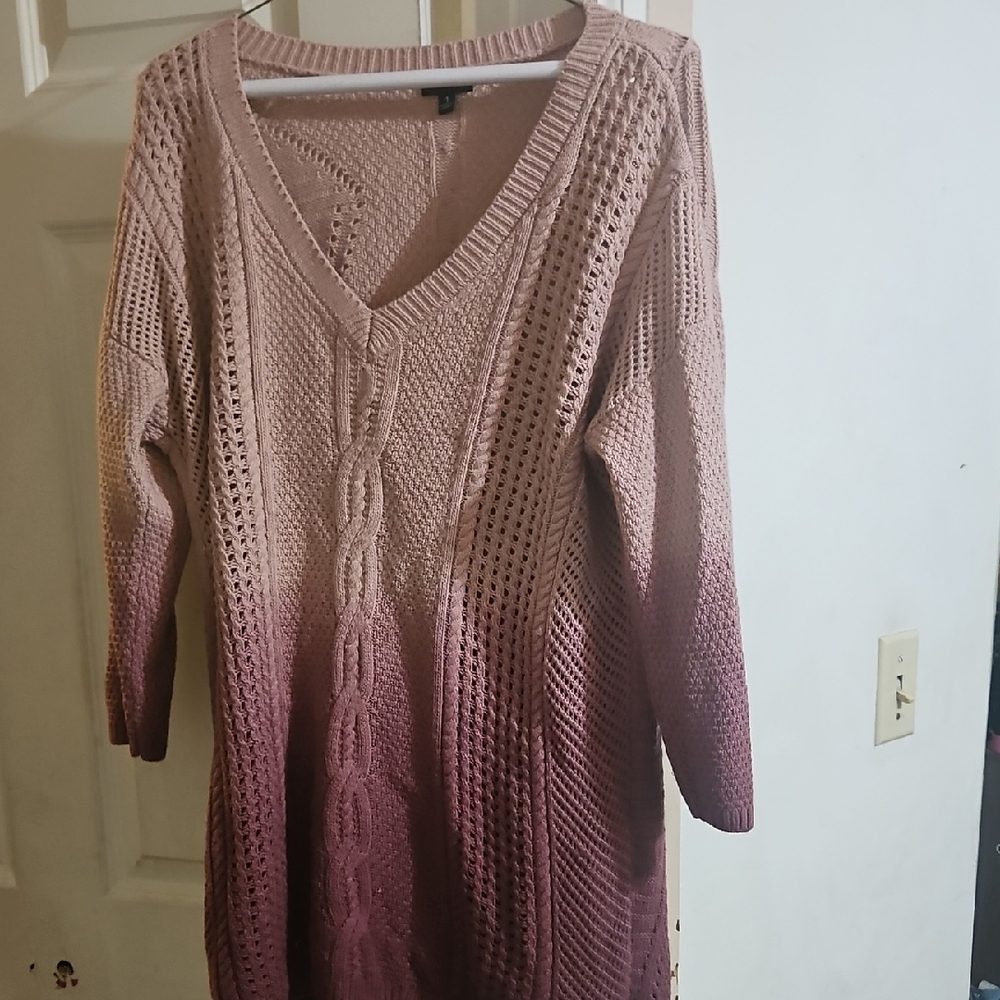 Chic V-Neck Knit Sweater in Pink Ombre